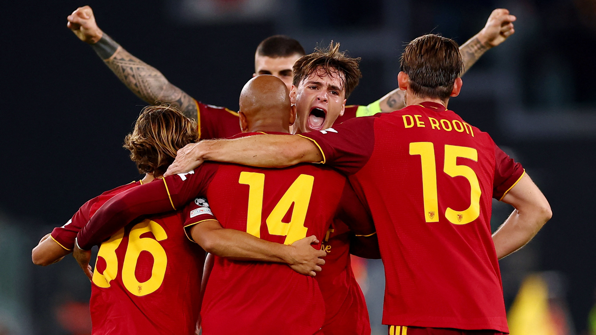 Jugadores de la Roma durante un partido de Champions League